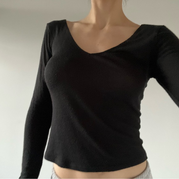 Elegant black garage long sleeve with ruching - Picture 1 of 3